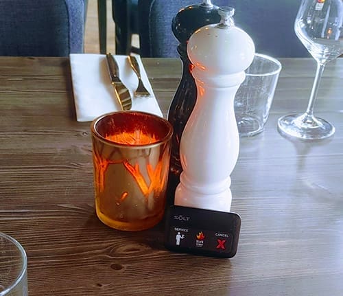 Serviceknapp på restaurangbord hos Blackstone Steakhouse